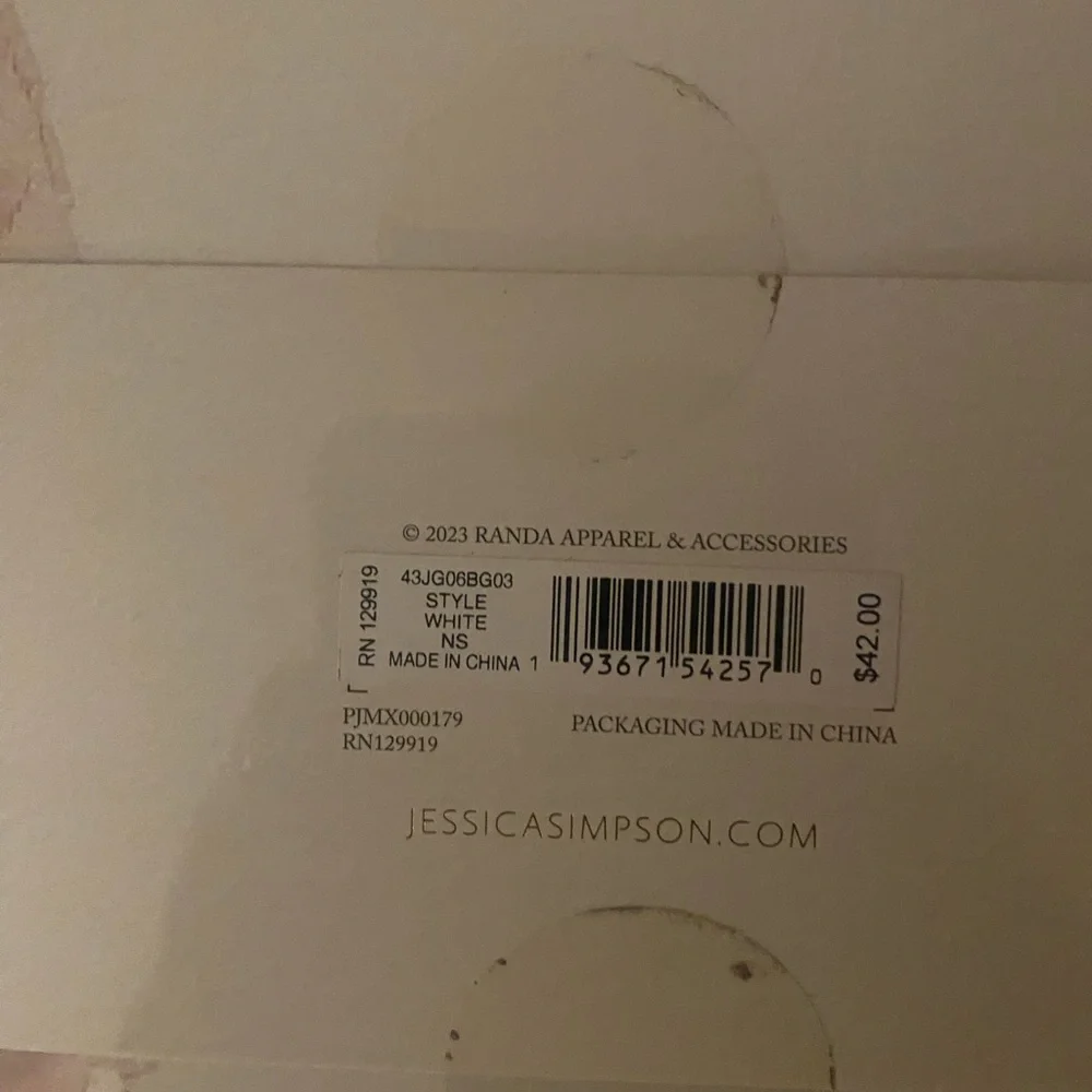 NEW Jessica Simpson beanie hat and glove gift set